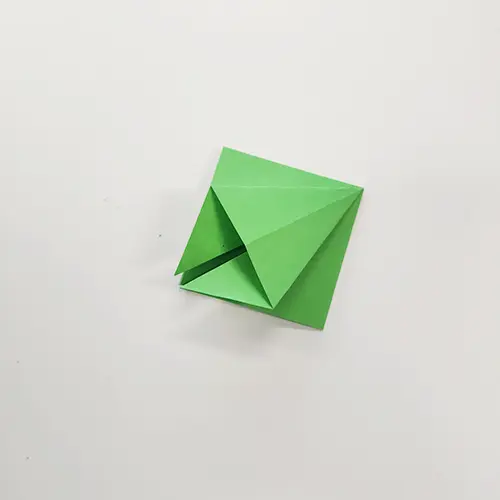 Fabrique tes sapins en origami